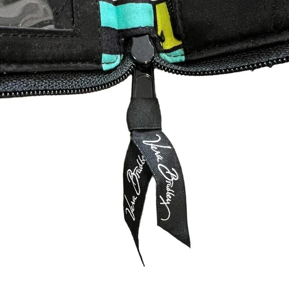 Vera Bradley Carry It All Wristlet Island Blooms - Picture 4 of 4